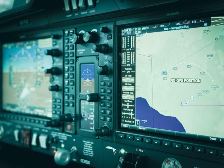 Garmin vs Lowrance chartplotter — MarineGearGuide.com